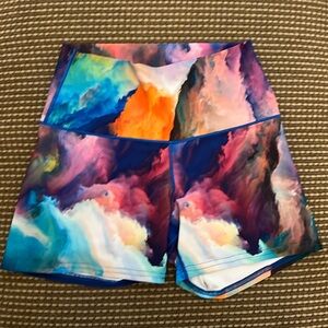 EUC Colorado Threads shorts size medium